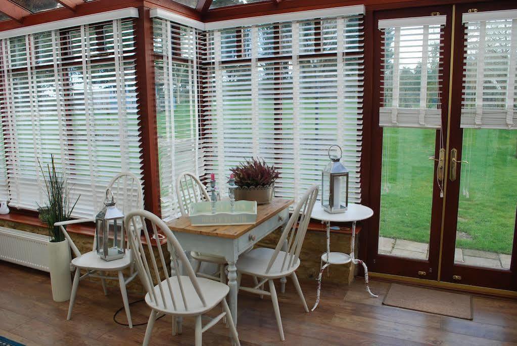 Stoneleigh Barn Bed And Breakfast 셔번 외부 사진
