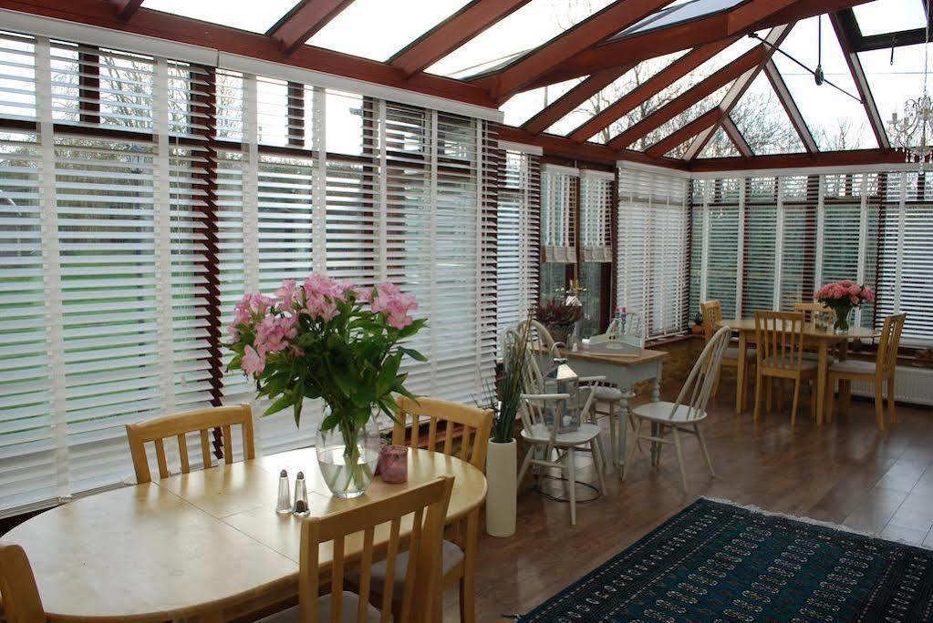 Stoneleigh Barn Bed And Breakfast 셔번 외부 사진