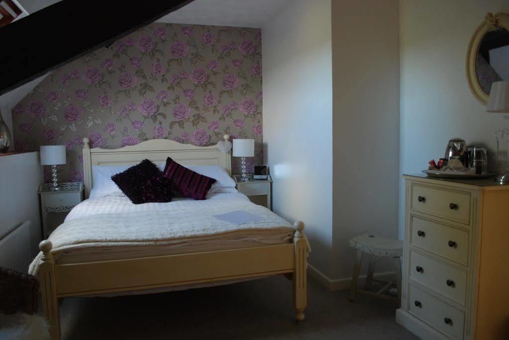 Stoneleigh Barn Bed And Breakfast 셔번 외부 사진