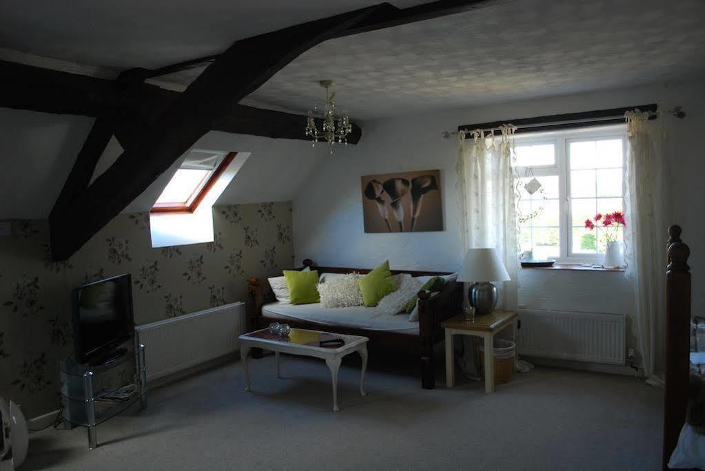 Stoneleigh Barn Bed And Breakfast 셔번 외부 사진