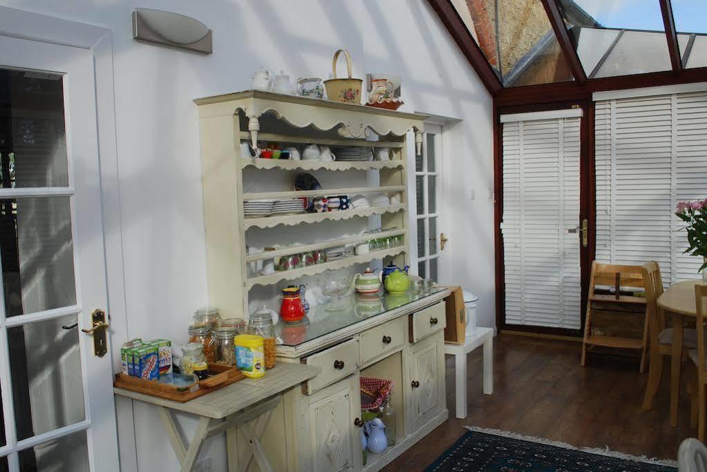 Stoneleigh Barn Bed And Breakfast 셔번 외부 사진