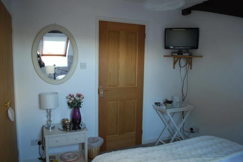 Stoneleigh Barn Bed And Breakfast 셔번 외부 사진