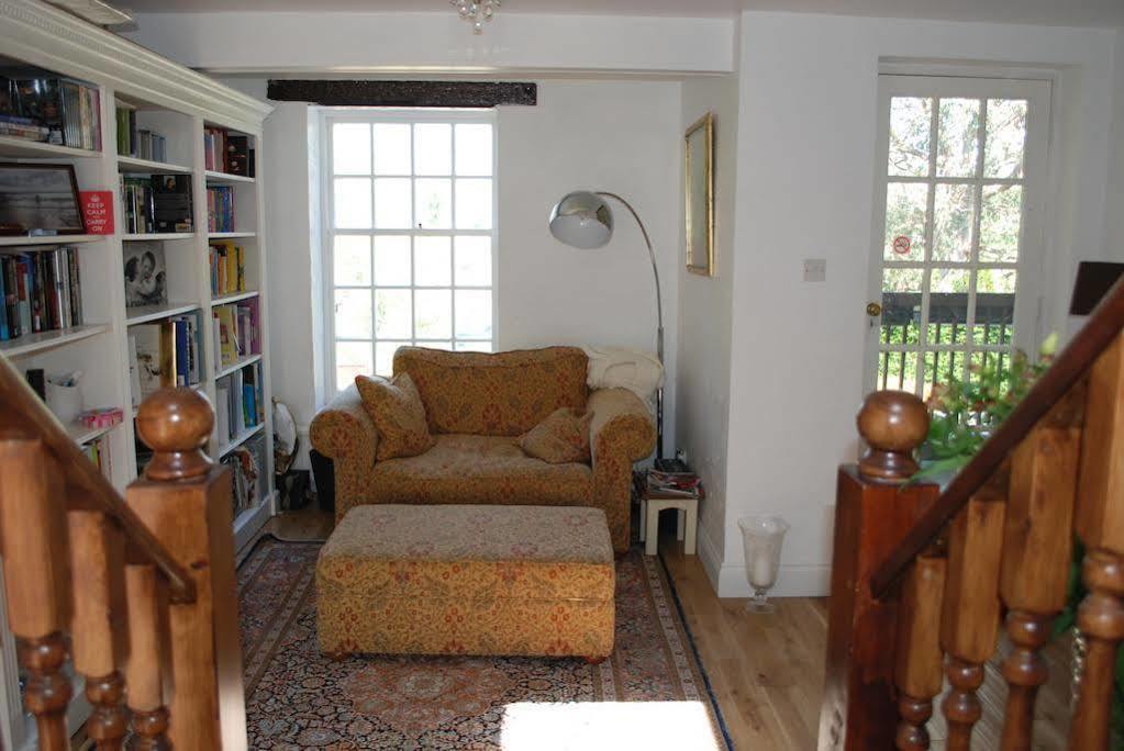 Stoneleigh Barn Bed And Breakfast 셔번 외부 사진