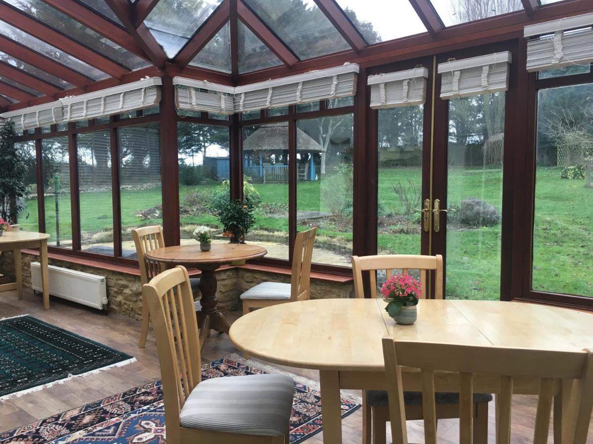 Stoneleigh Barn Bed And Breakfast 셔번 외부 사진