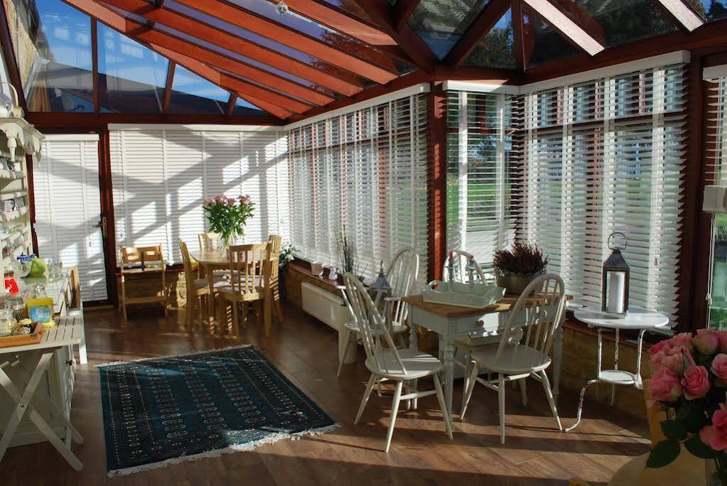 Stoneleigh Barn Bed And Breakfast 셔번 외부 사진